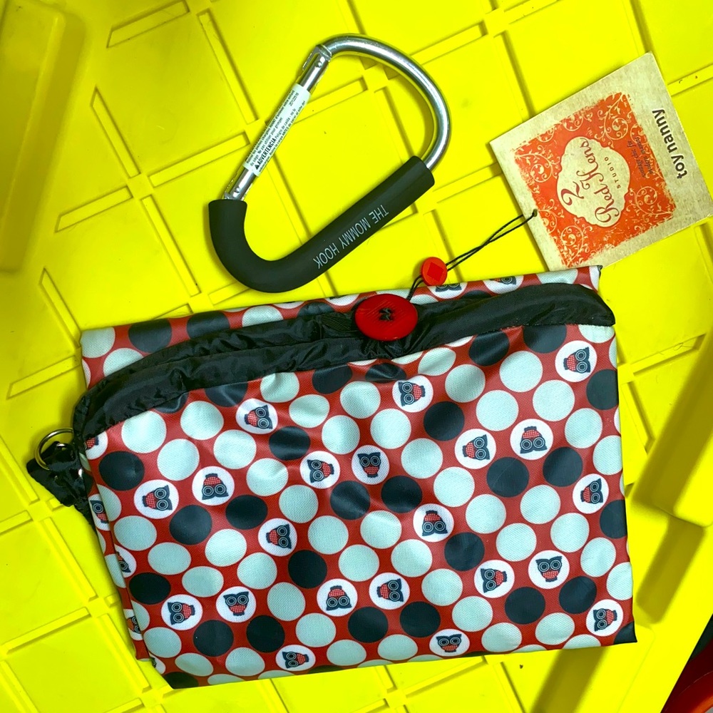 The mommy Hook and Toy Travel Matt Sack